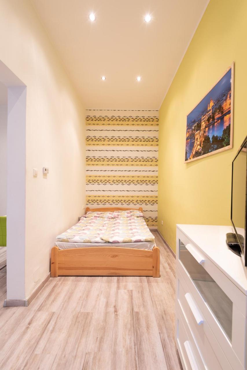 Standard Apartment By Hi5 - West End Center Budapest Exterior photo