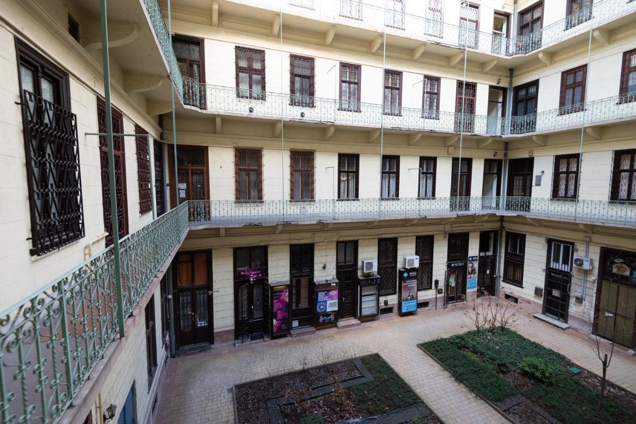 Standard Apartment By Hi5 - West End Center Budapest Exterior photo