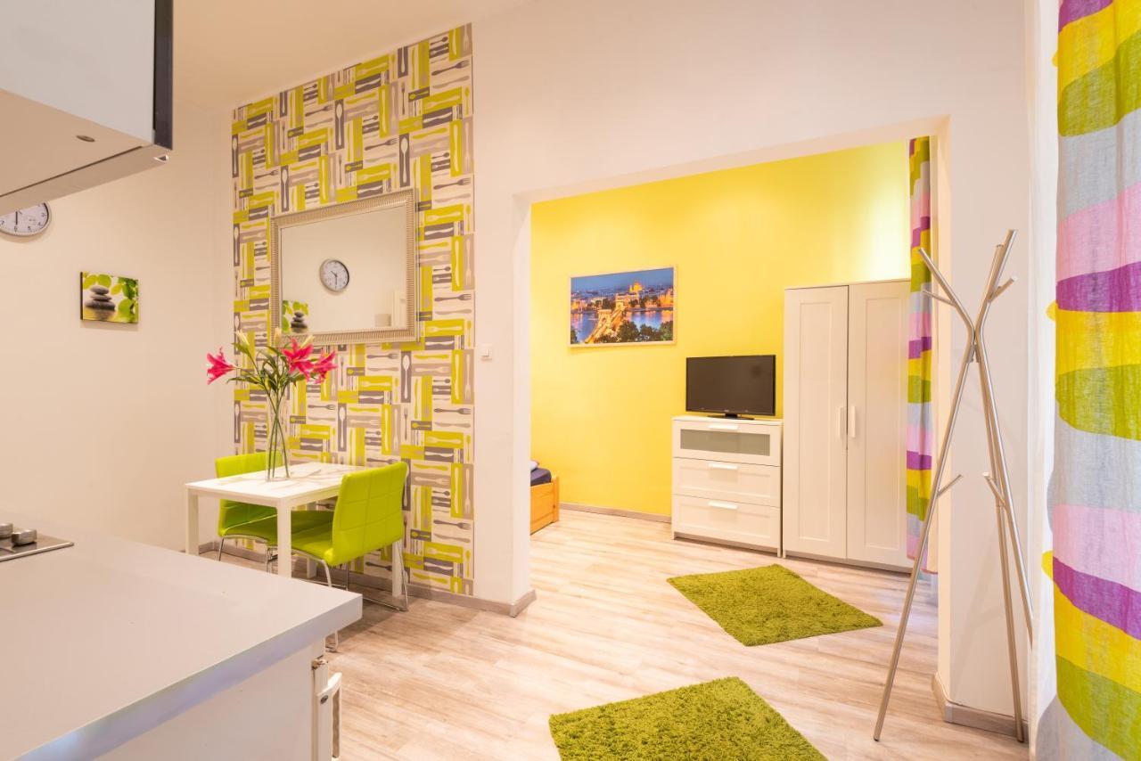 Standard Apartment By Hi5 - West End Center Budapest Exterior photo